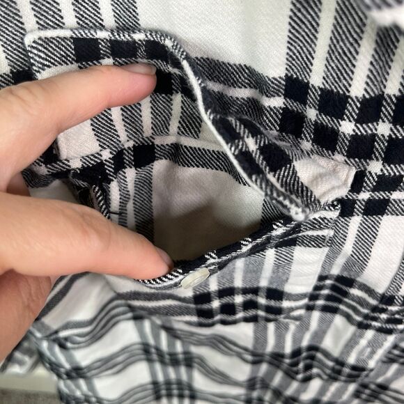 FOREVER 21 Women Off -White & Black Regular Fit Checked Casual Fit Size M # 704 - Picture 9 of 12